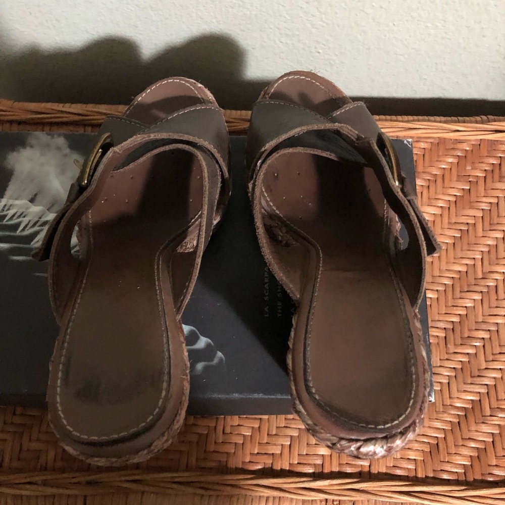 Shoes - Picture 7 of 8